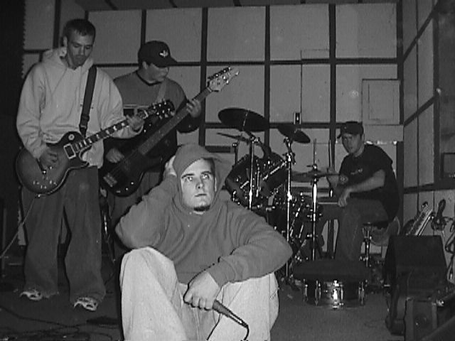 group.jpg (47573 bytes)